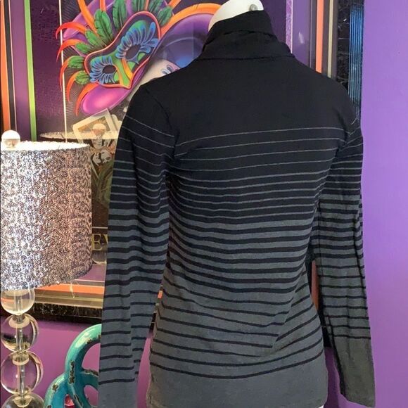 Tommy Hilfiger striped turtleneck sweater. Ombré stripes. Medium - Picture 7 of 8